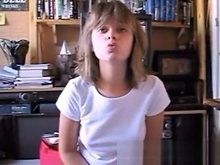 Innocent girl makes video for boyfriend
