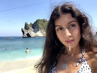 Hottie Sucks My Dick on a Public Beach and Walks along the Shore with Cum on ...