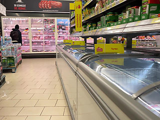 Extreme Risky Handjob in Supermarket an Wiped Cum on Product:p!