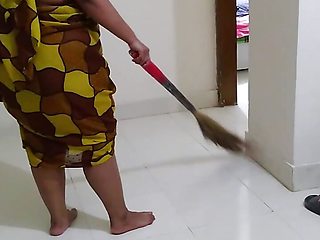 kamvali moti gand sexy housewife ko choda aur gand fad dia