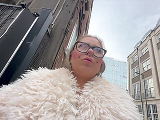 Sandie Candy Cumwalk