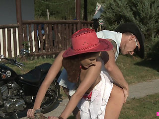 Cock hungry brunette gets anally screwed outdoors