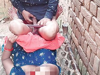 Indian slut outdoor in gets pussy fuck by young boyfriend