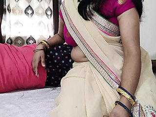Desi Bhabhi Cheats on Hubby with Devar in Saree - Hindi Audio Blowjob & Doggystyle