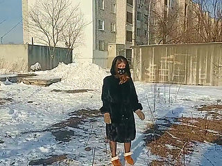 Winter has come! And that means it's time to walk in a fur coat!