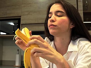 Karolin Gomez's Seductive Solo Tease