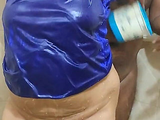 Hottest Kissing Girl in the Bathroom