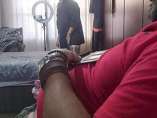 Hot Wife Takes Stranger's Creampie While Hubby Jerks Off - Amateur Threesome