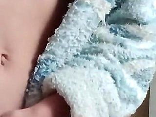 After My Bath, I Masturbate While My Parents Are Having Dinner