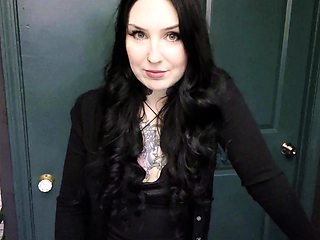 Slutty Spice - Aunt Wardrobe Malfunction Leads to Taboo
