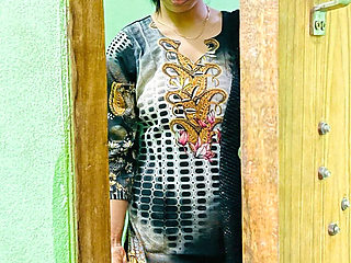 Hot Desi Bhabhi Fucks Hard in Doggy Style - Riya Chowdhury Homemade Sex