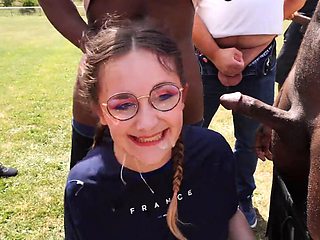 25 Men Bukkake - Little Louise