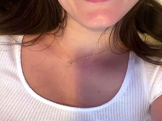 Amateur wild chick solo masturbation