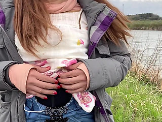 No184 Anal exposure play on the bank