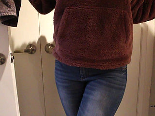 Indian Girl Piss Desperation in Jeans