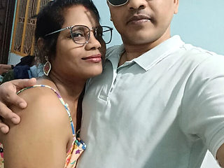 Indian Bhabhi Sheela Blowjob and Hardcore Sex with Young Boyfriend - Horny Desi Aunty Fuck