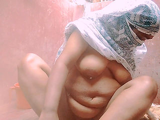 I think I'm having a lot of fun taking a bath, it will give you a lot of fun too, you'll have a lot of fun watching it.