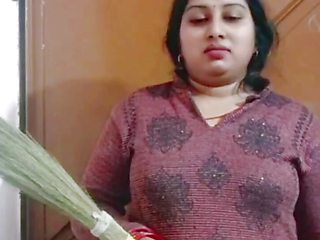 Desi Indian maid seduced when there was no wife at home Indian desi sex video
