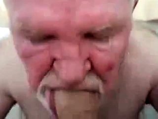 Amateur Daddy Bear Sucks Cock