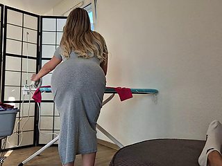 Stepmoms Big Butt Bounces Wildly as Litclit69 Pounds Her in Step-Fantasy After C