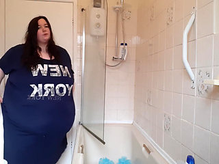 SSBBW belly and body jiggles