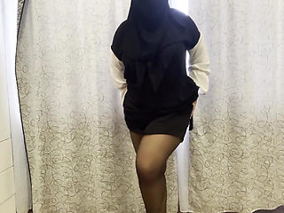 Moroccan Stepsister in Pantyhose Without Panties