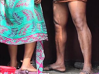 Bengali bhabhi outdoor douche hump enjoy
