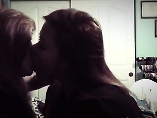 Asian Amateur Lesbians Kissing