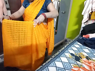 Very Beautiful Bhabhi in Yellow Saree
