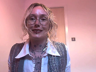 Sexy Realtor Desperate to Make the Sale