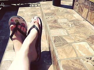 Outdoor flip flop dangle with alpha