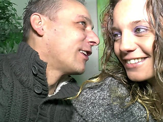 Heidi Fick Schlampe Wild Couch Threesome