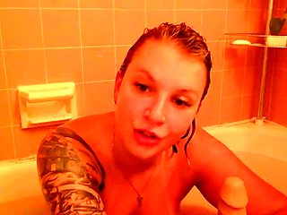 Bubble butt amateur goes solo with a toy in the powder room