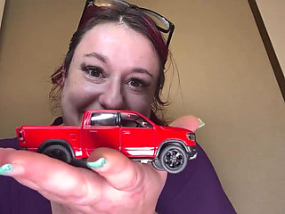 Giantess Stomps a Truck