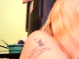 Hot Single Enjoys It All