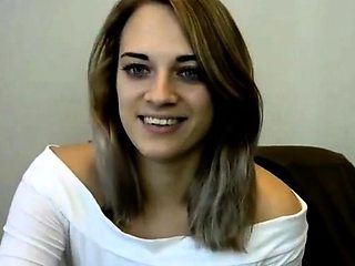 Webcam Girl Flashes Her Tits for Us