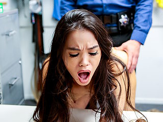 Backroom quickie with Asian mom