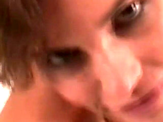 Brunette Babe Fingers Herself to Ecstasy