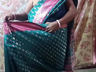 Green Saree Dropping Solo SFW