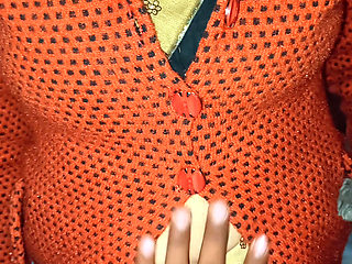 Indian desi audio ke sath aunty ki big nipples chusai