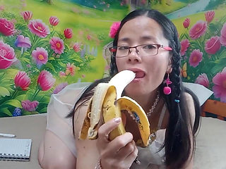 Sucking Banana Video Special Turn You on