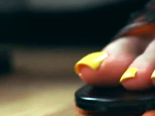 Quickie: Giantess Sandal Spanking