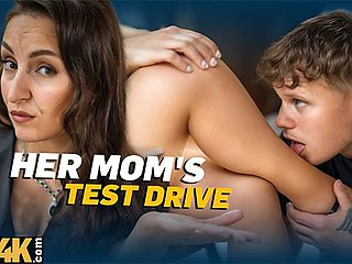 VIP 4K featuring Didevi's cougar clip