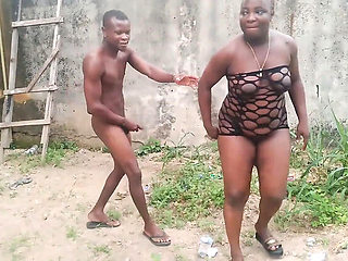 Nigerian MILF with Massive Ass Enjoys Doggie Style Shisha Sex