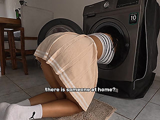 The best gift for him: stepsister Elia Ocasio stuck in the washing machine
