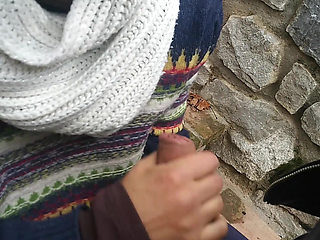 RISKY BLOWJOB IN THE STREET PUBLIC PARK