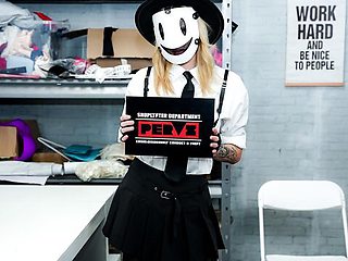 Perky Hannah's big cock action