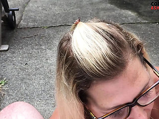 Amateur Blonde MILF Ashley Mason Gets Live Outdoor Facial Cumshot