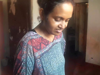 Fucking the Housemaid While She Is Cooking