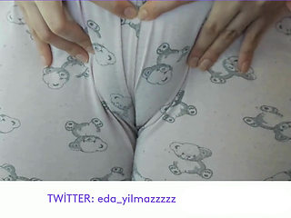 CAMELTOE- SWOLLEN PUSSY- RUBBING PUSSY WITH PAJAMA